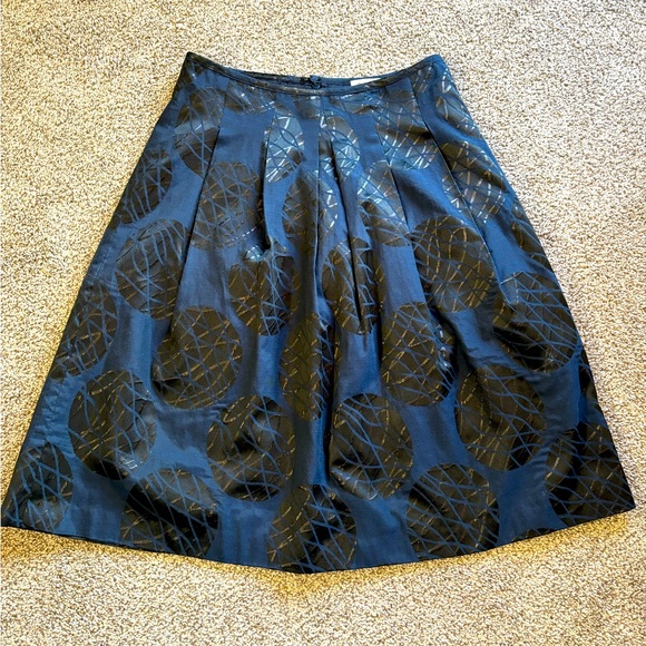 Vince Dresses & Skirts - VINCE Pleated Printed Midi Skirt